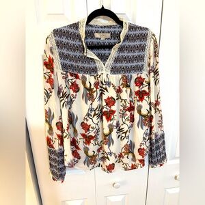 Pretty Floral Print top with notch neck LOFT
